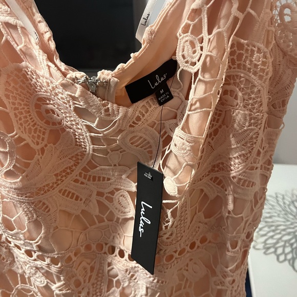 NWT🤍 Lulus Lace Dress - Picture 2 of 4